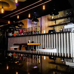 Oxford Hotel & Restaurant Hotel 2*