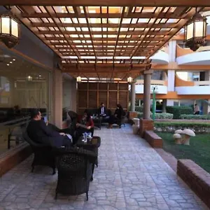 Poolside Getaway Apartment Cairo