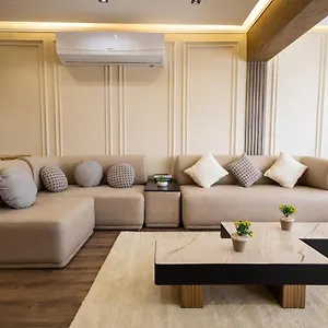 Heliopolis Haven With Open View - Close To Airport