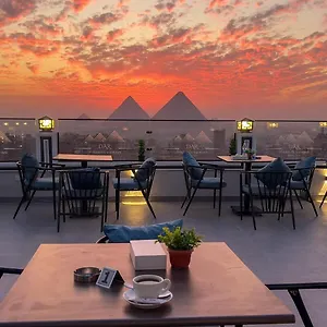 Dar Pyramids View - Rooftop Hostel Kafrat al Jabal