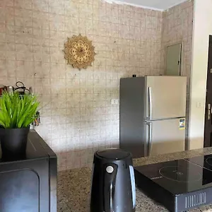 Enchanting Garden Fully Airconditioned Apartment Cairo