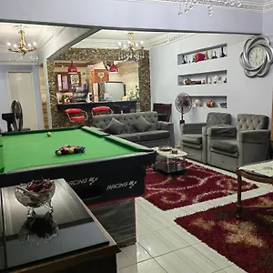 Sanctuary غرفة خاصة فى مشتركة Homestay Cairo