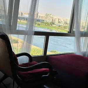 شقه فندقيه بغير مميز علي النيل 501 Cairo