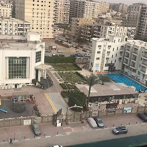 شقه فاخره ذات موقع و مساحه كبيره مميز في مدينه نصر