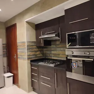 Newly Refurbished 3 Bed Apartment *