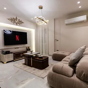 Imperial & Inviting 3bdr Duplex W Roof New Apartment *