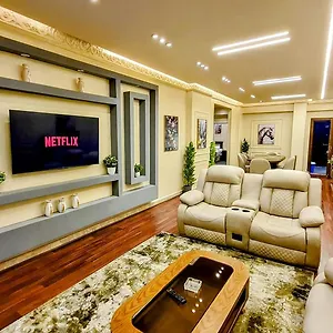 Luxurious 3 Bedroom New Near Auc And Malls *