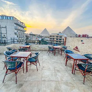 Reds Pyramids View 3* Cairo