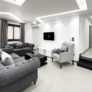 The Bold & Bright 3bdr 15 Min To Airport Apartment