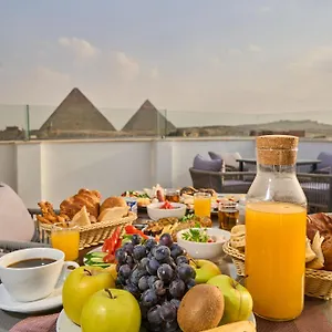 Casa De Pyramids Hotel 2*