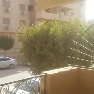 بالتجمع قريبة من الجامعة الأمريكية * Cairo