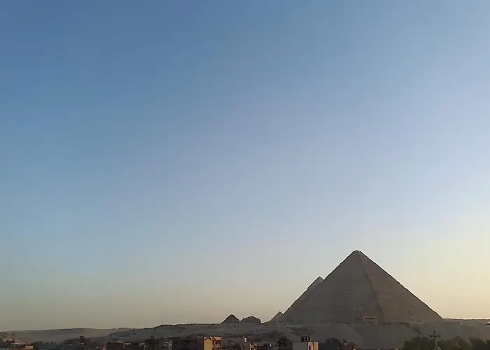 View 6 Pyramids Inn Nazlet el-Sisi photo