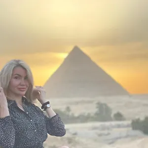 Mondy Pyramids View Apartment