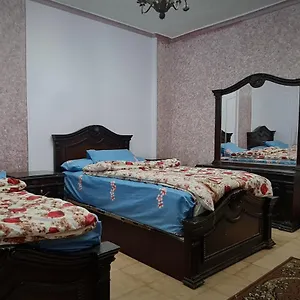 Comfy 3 Bedrooms In 87 Apartment