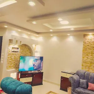Four Seasons Apartment *