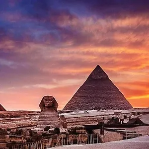 3 Pyramids Cairo