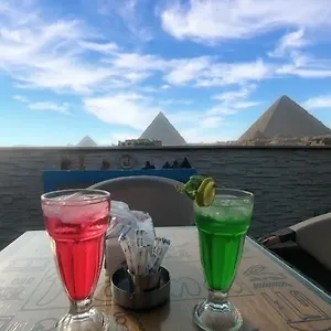 Happy Holiday Pyramids Guest house *