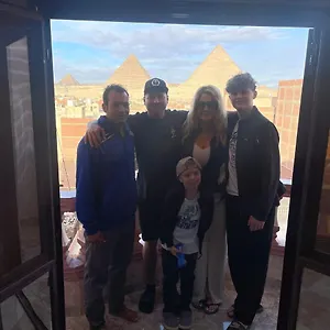 Spacious And Luxury Family Full Pyramids View Apartment Cairo