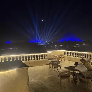 Pyramid Stars Bed & Breakfast *