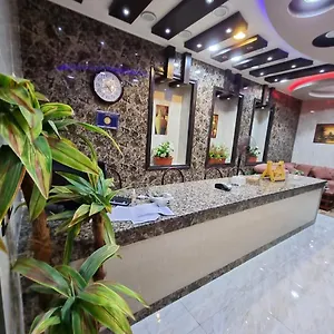 Plaza Hop * Cairo