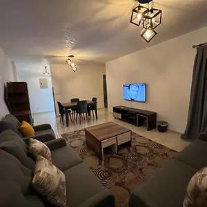 High Luxury And Cheep Apartment