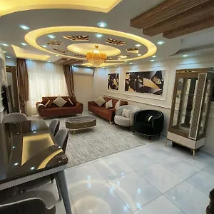 واسعة مريحة بكافة الامكانيات والفرش الحديث في المهندسين قريب من النيل والمتحف وجامعة الدول Cairo