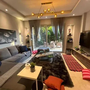 Apartment Luxury 1br With Garden *