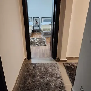 Jayd Garden Retreat: Elegant Two-bedroom Near Al-rehab * Cairo