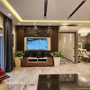 Apartment Royal With Heated Pool For Rent, Sheikh Zayed City,