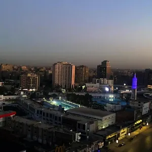 في المهندسين - اطلالة كاملة على نادي الزمالك Apartment