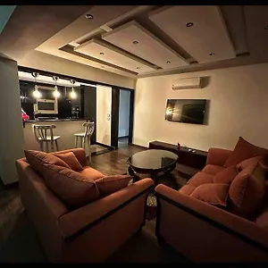Elegant 2 Bedrooms With Patio Garden
