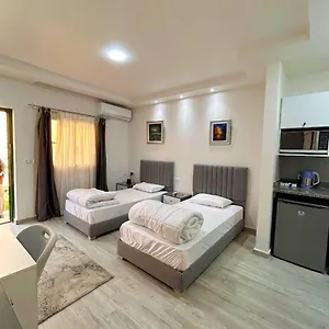 غرفه فندقيه بجوار الجامعه الامريكيه * Cairo