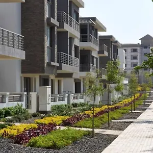 Ultra Modern Townhouse Near To Airport & Shopping Villa