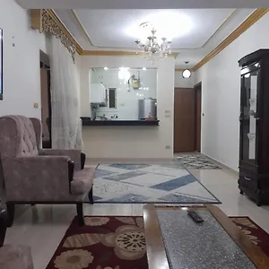 شقه بجوار مول سيتي ستارز *