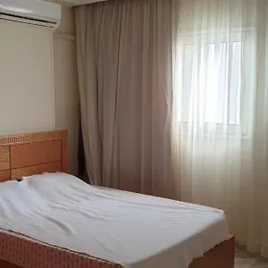 Apartment مفروش للإيجار اليومى للعائلات والشباب وخدمة حجز سيارات واستقبال و توديع المطار Cairo
