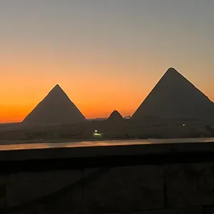 Imhotep Pyramids View Oda ve Kahvaltı 4*