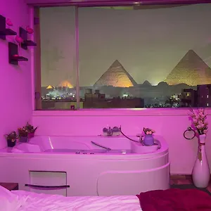 Full Pyramids View With Jacuzzi & Roof Access Apartment *
