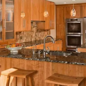 Golden Apartment *