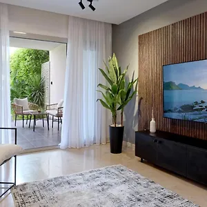 Festival City, Fantastic 2 Bedroom And Nanny With Private Garden Apartment