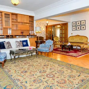 Apartment Authentic With A Reasonable Price In The Heart *