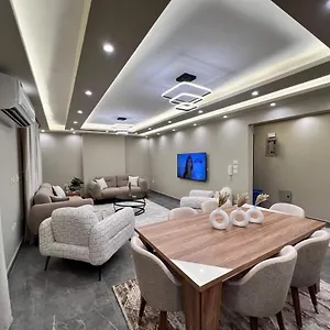 لقطة للايجار المفروش في الدقي بشارع مصدق بموقع مميز جدا Apartment *