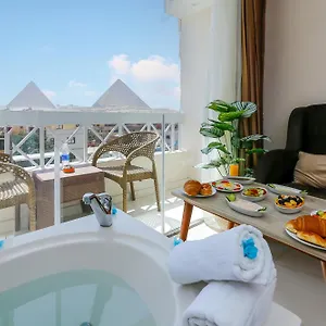Horizon Pyramid View