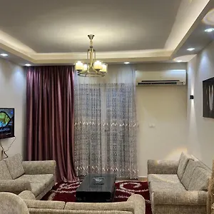 Apartment شقه مفروشه ارضي بحديقه خاصه In