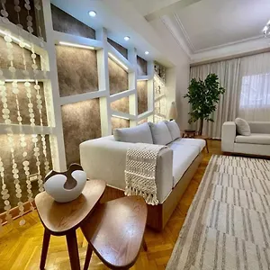 Apartment Urban Luxury Bright 3br At Heart Of Cairo, Near Zamalek