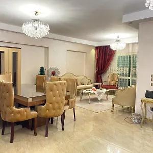 مفروش للإيجار الشهري او اليومي بـ ميدان المساحة الدقي Cairo