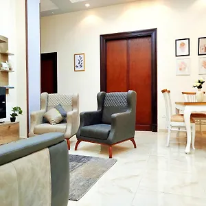 Royal In Apartment *