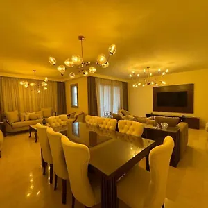 Up Town Cairo, Aroura Apartment