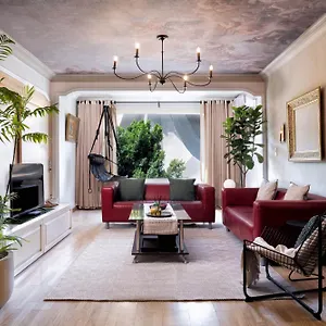 The Crimson Sun Charm Apartment *