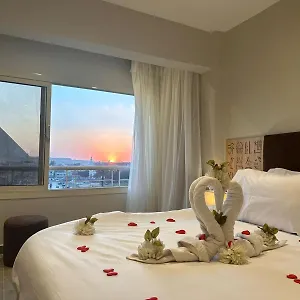 Khufu Pyramids View Aparthotel *