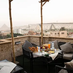 Tout King Pyrimds View * Cairo